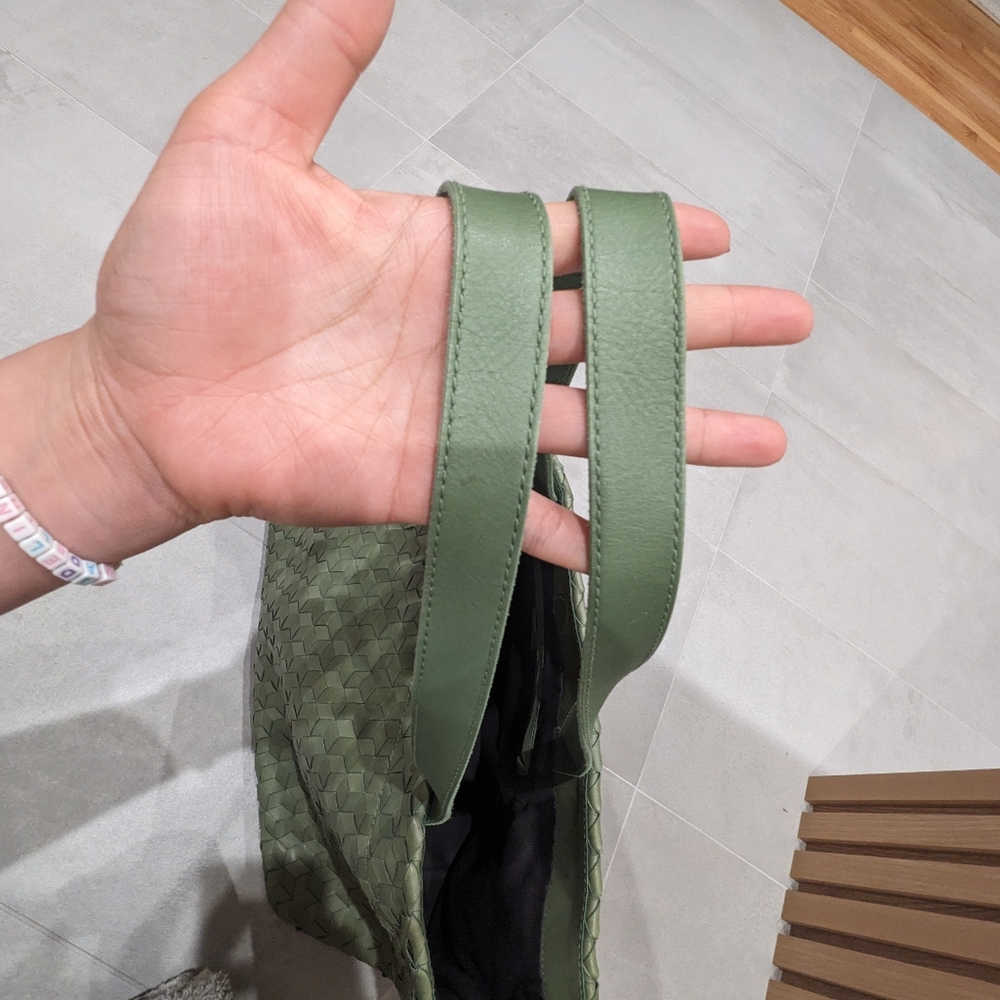 Madewell Medium Woven Leather Tote Rare In Color SWEET BASIL - Picture 5 of 11